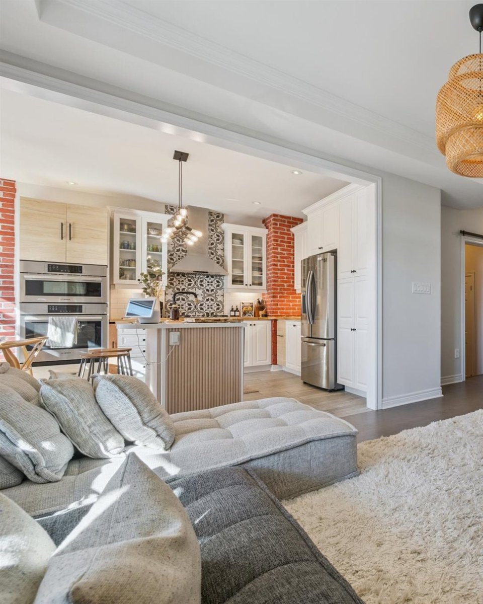 234 Polly Drive, Oakville
4 Bedrooms | 3+1 Bathrooms | 2,303 Sq Ft
List Price: $1,549,000

Gloria Liu
gloria@dancooper.com | 647-568-2257

#LuxuryRealEstate #RoyalLePage #JustListed #RealEstate #OakvilleRealEstate #OakvilleListings #OakvilleOntario #InteriorDesign