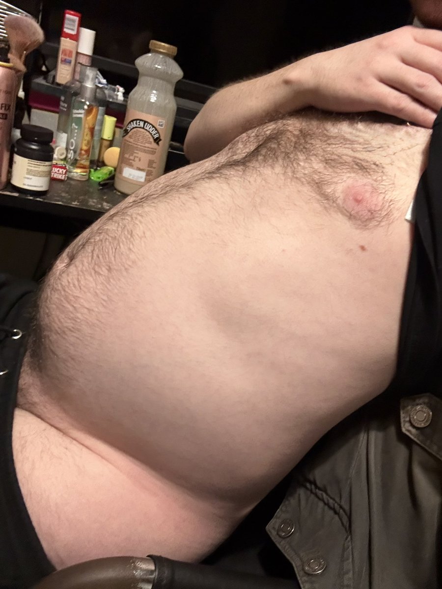 feederscot's tweet photo. yes i can but wow it hurts 😫 better get used to it if i wanna get bigger 🤤 https://t.co/Al5Pah3cma