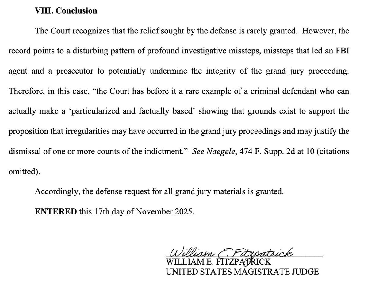 KlasfeldReports's tweet image. A federal judge ORDERS the disclosure of James Comey&apos;s grand jury minutes to the defense, citing a &quot;disturbing pattern pattern of profound investigative missteps&quot; and casting doubt on Lindsey Halligan&apos;s declaration about the gap in the record. 

Background allrisenews.com/p/halligan-com…