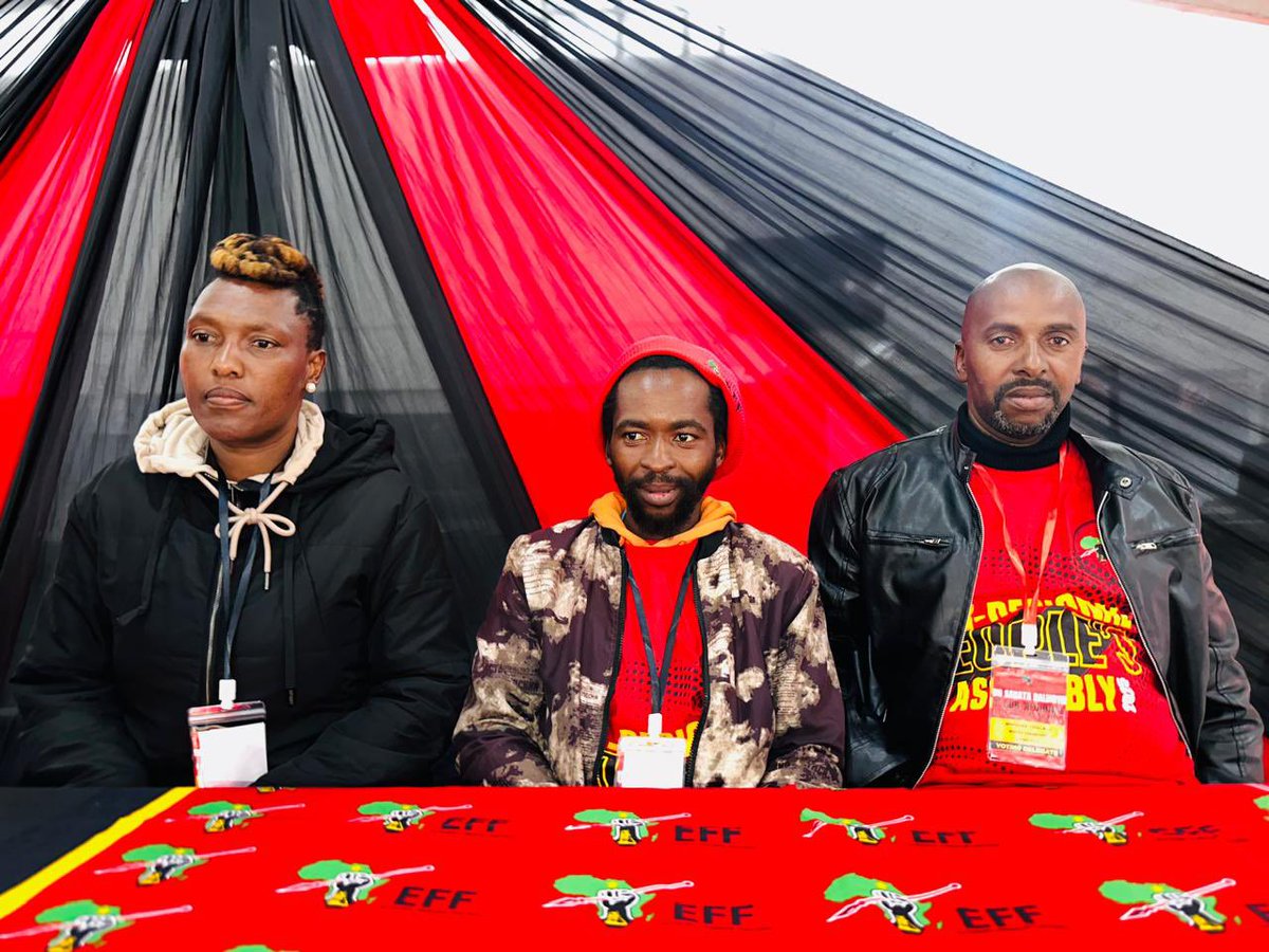 [IN PICTURES]📸

Newly elected Top3 officials of King Sabata Dalindyebo (KSD): 

Chairperson: Fighter Mhlanguli Sikho Mbangi
Secretary: Fighter Wabokazi Tukwayo
Treasurer: Fighter Thulani Mngoma

#EFFSRPA
