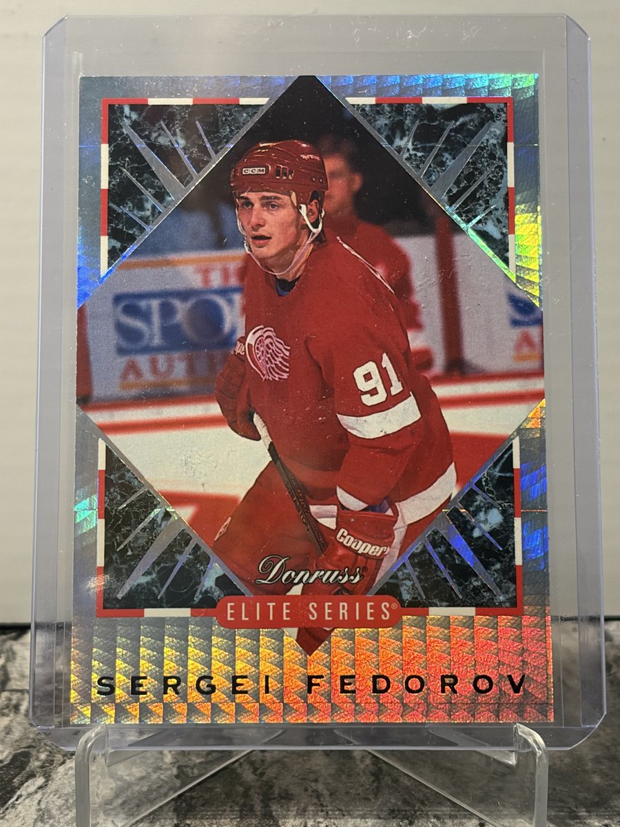 StacksCards's tweet image. Little pick up from last weekend’s Arizona State Card Show 

Junk wax era serial numbered cards 😂

#thehobby #sportscards #nhl #findingfedorov #redwings