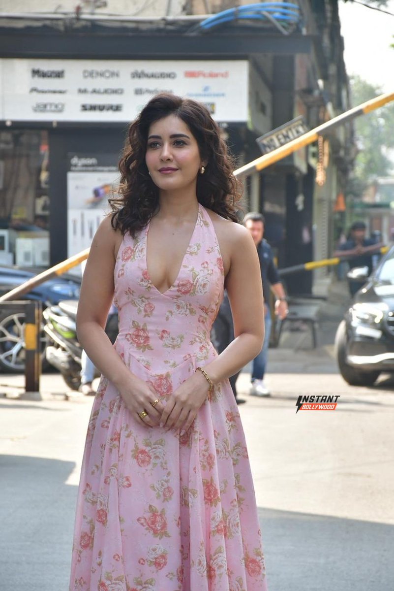 InstantBollywood tweet media