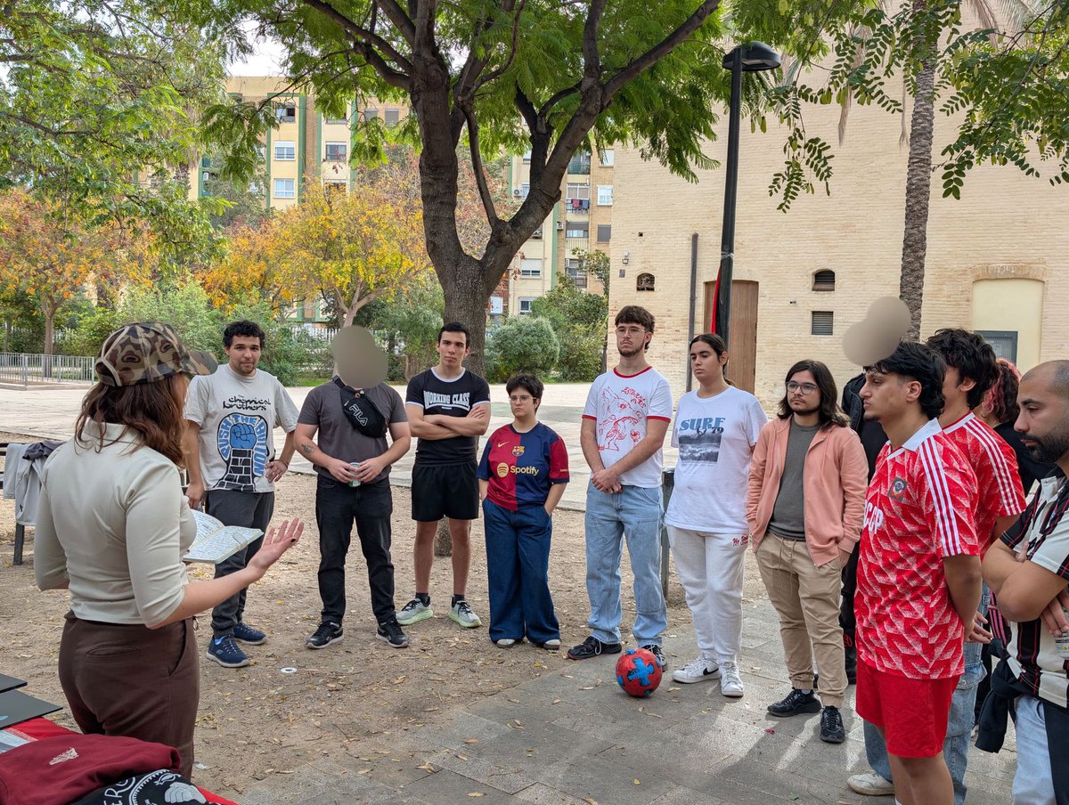 cjc_pv's tweet image. 📸 🚩Dissabte passat, vam celebrar el Dia de la Joventut Comunista al Parc de Marxalenes, una jornada de reivindicació de la història del moviment juvenil comunista.

En aquest assenyalat dia es van fer emotius discursos, un menjar popular i jocs. ⬇️