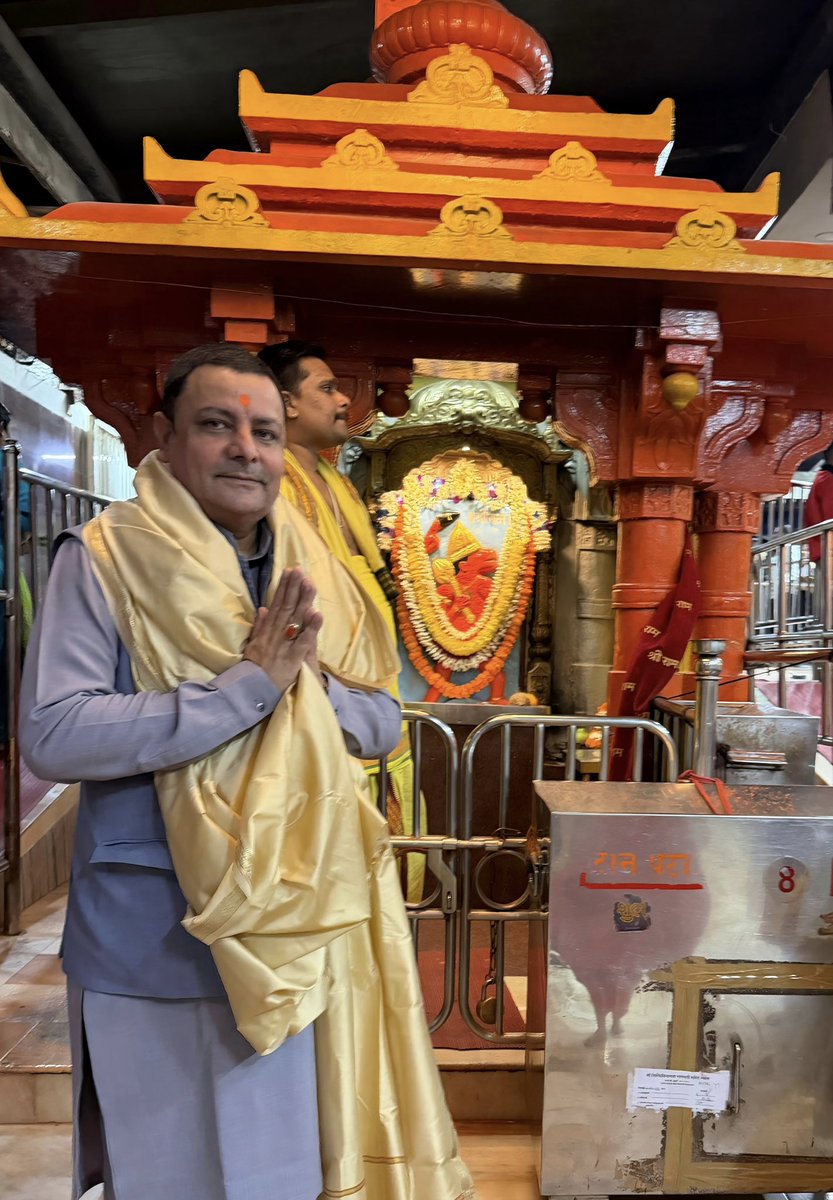 sudhirhp's tweet image. आज श्री सिद्धिविनायक जी के दर्शन करने का सौभाग्य प्राप्त हुआ।
मन अत्यंत शांति, ऊर्जा और सकारात्मकता से भर गया।
गणपति बप्पा मोरया 🙏