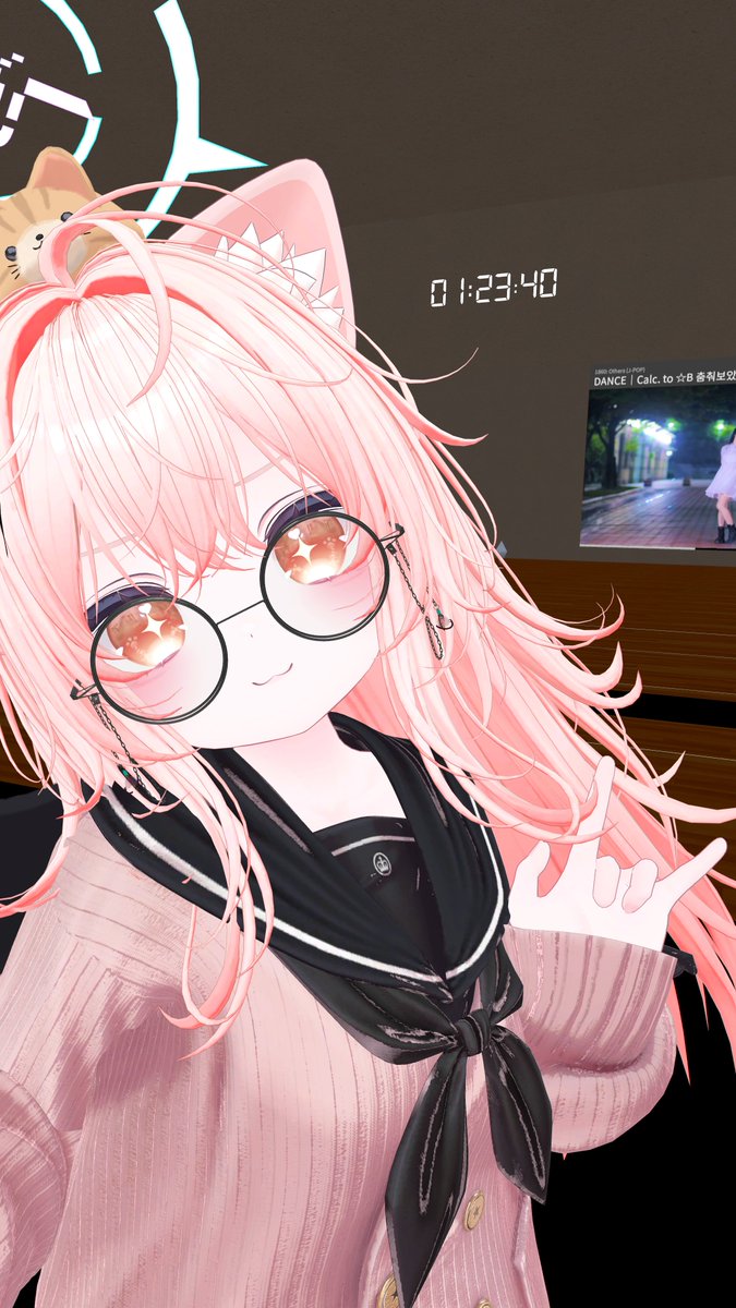 Fei_Miao_Tu's tweet image. 體驗到了真正的無線VR跳舞
完全沒有拘束的感覺真的超讚!!!
😍😍😍
#VRChat 
#pypydance