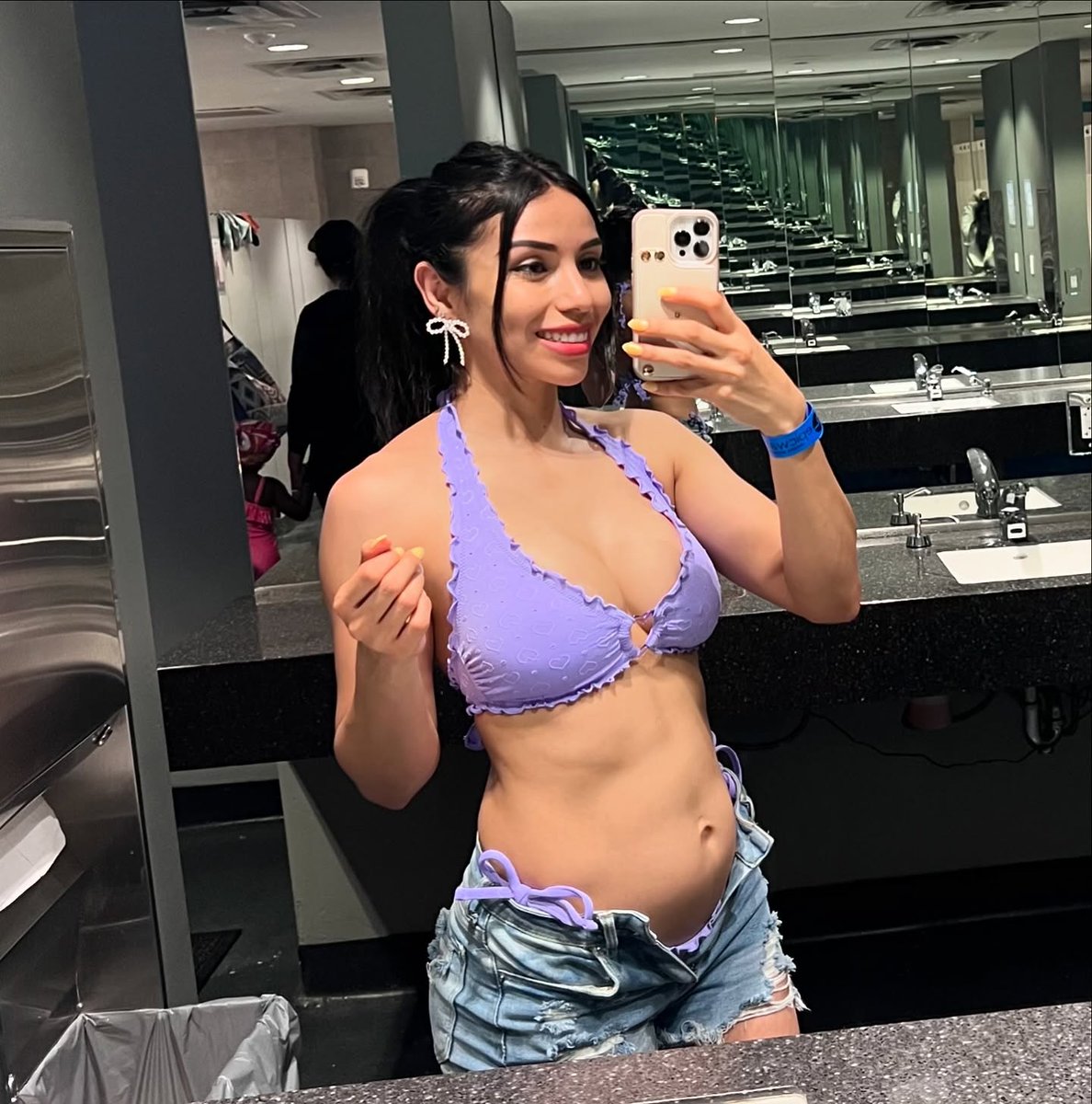 The Pregnant Lover 🤰🏼 tweet media