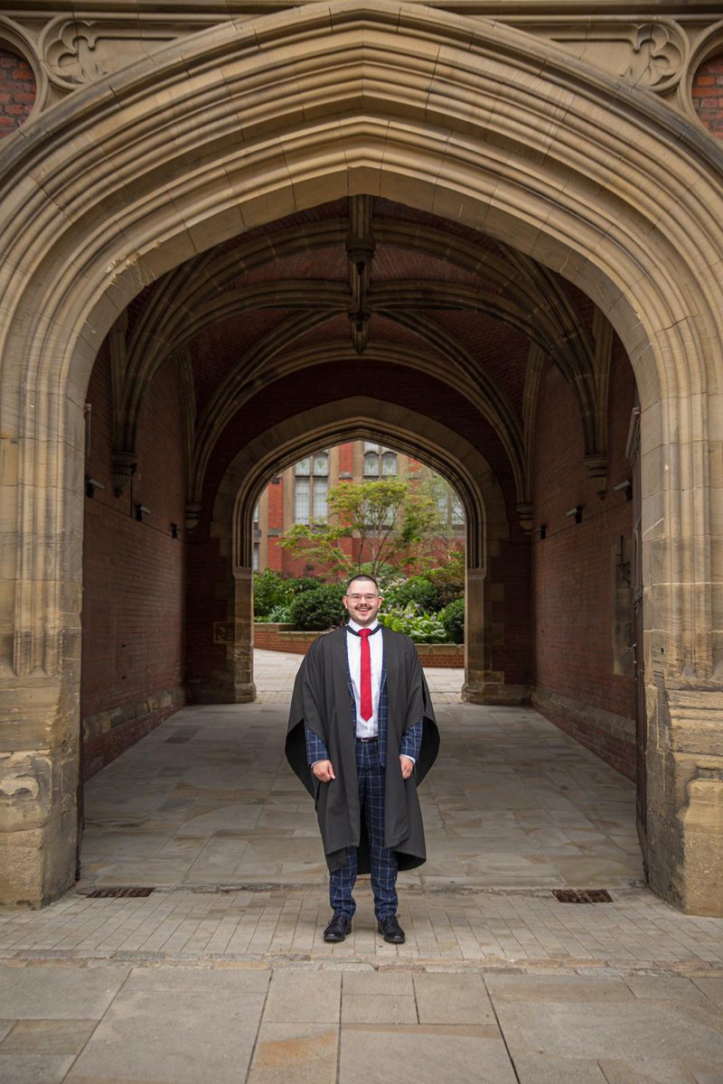 NCLalumni's tweet image. Catching up with ‘pin pals’ Yasmin and Kit from #SewingBee 🧵 

Read our interview to hear what it was like making it to the final 4 in @BBCOne&apos;s Great British Sewing Bee,  backstage gossip and their common thread of campus 👉 bit.ly/4qXSztP