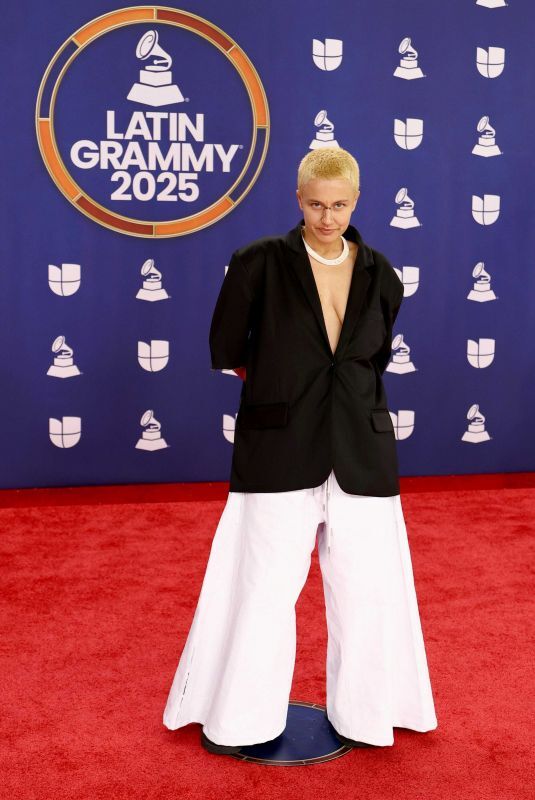 Watch more at link in profile. 

MARIA BERALDO at 26th Latin Grammy Awards at MGM Grand Garden Arena in Las Vegas 11/13/2025