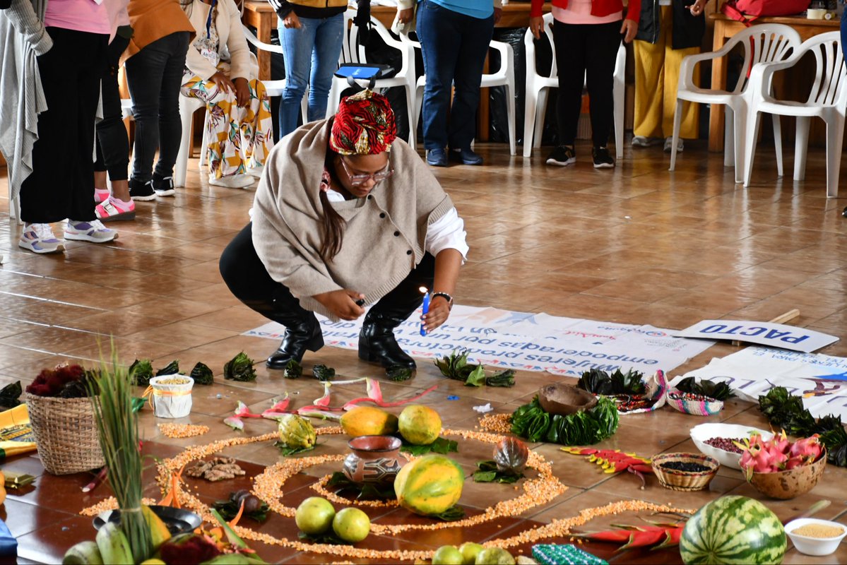 #CimarroneandoNuestrosFeminismo

 Participamos en un encuentro de mujeres defensoras de derechos humanos y de la naturaleza de diversas regiones del #Ecuador, convocado desde @fundacionmaquita reunidas con el propósito de reflexionar políticamente sobre la vida, los territorios y