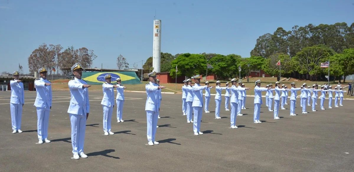 🚨 Concurso da Marinha com salários de até R$ 9 mil no DF! São 32 vagas para oficiais temporários na região.

Atenção, profissionais da saúde: há oportunidades para enfermagem, farmácia, fisioterapia, nutrição e outras áreas.

📌 Vale conferir o edital e não perder a chance!