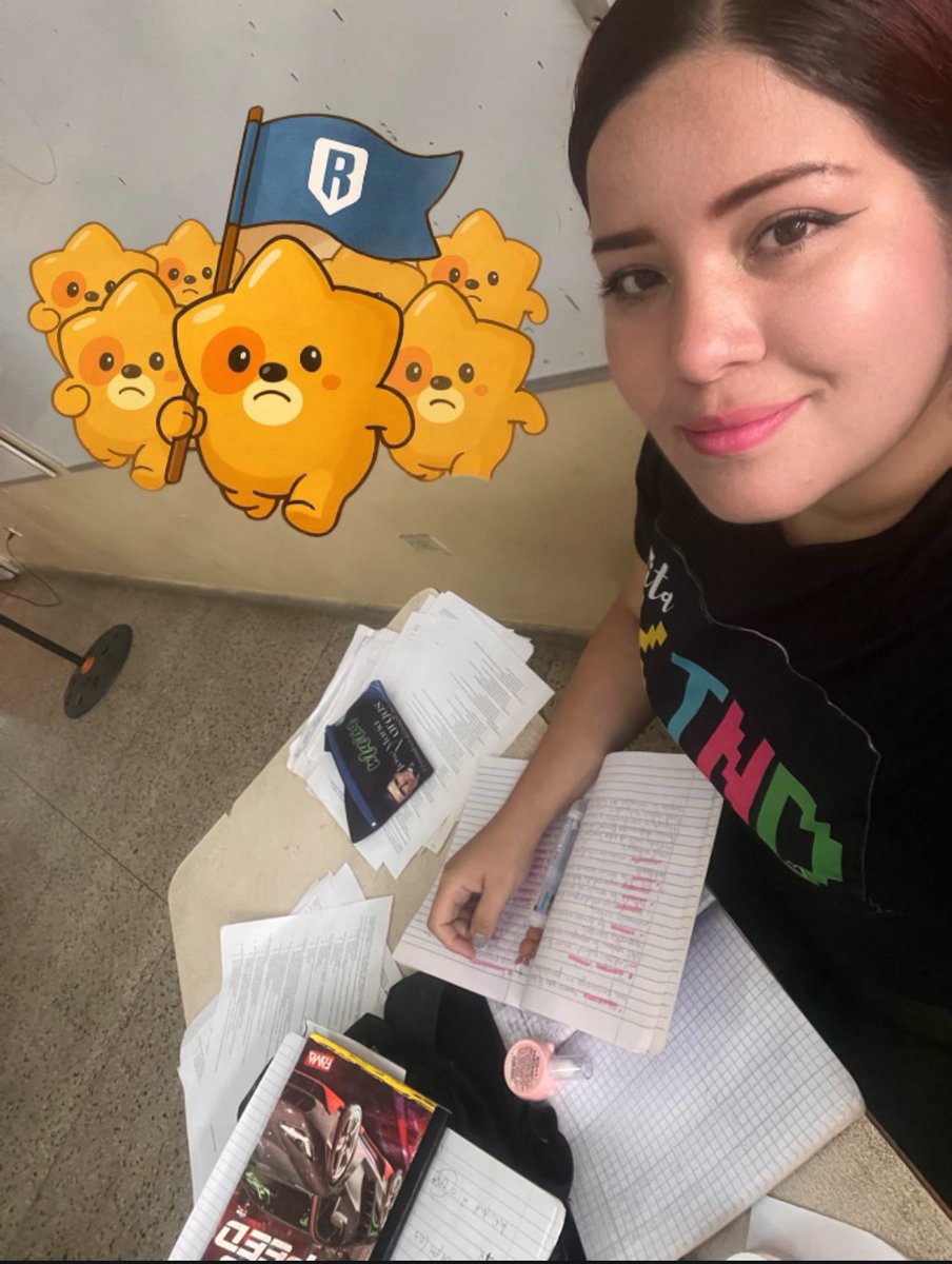 Hi guys! 🌟 

Happy start of the week! From my workspace, here’s my Ronin Mondays Selfie. Been super busy with student work and IRL tasks 😅, but I’m happy!

Today I’ll finish a little The Codex video about my week. Let’s keep shining like our star pup Kanstar 🐶✨. Good things