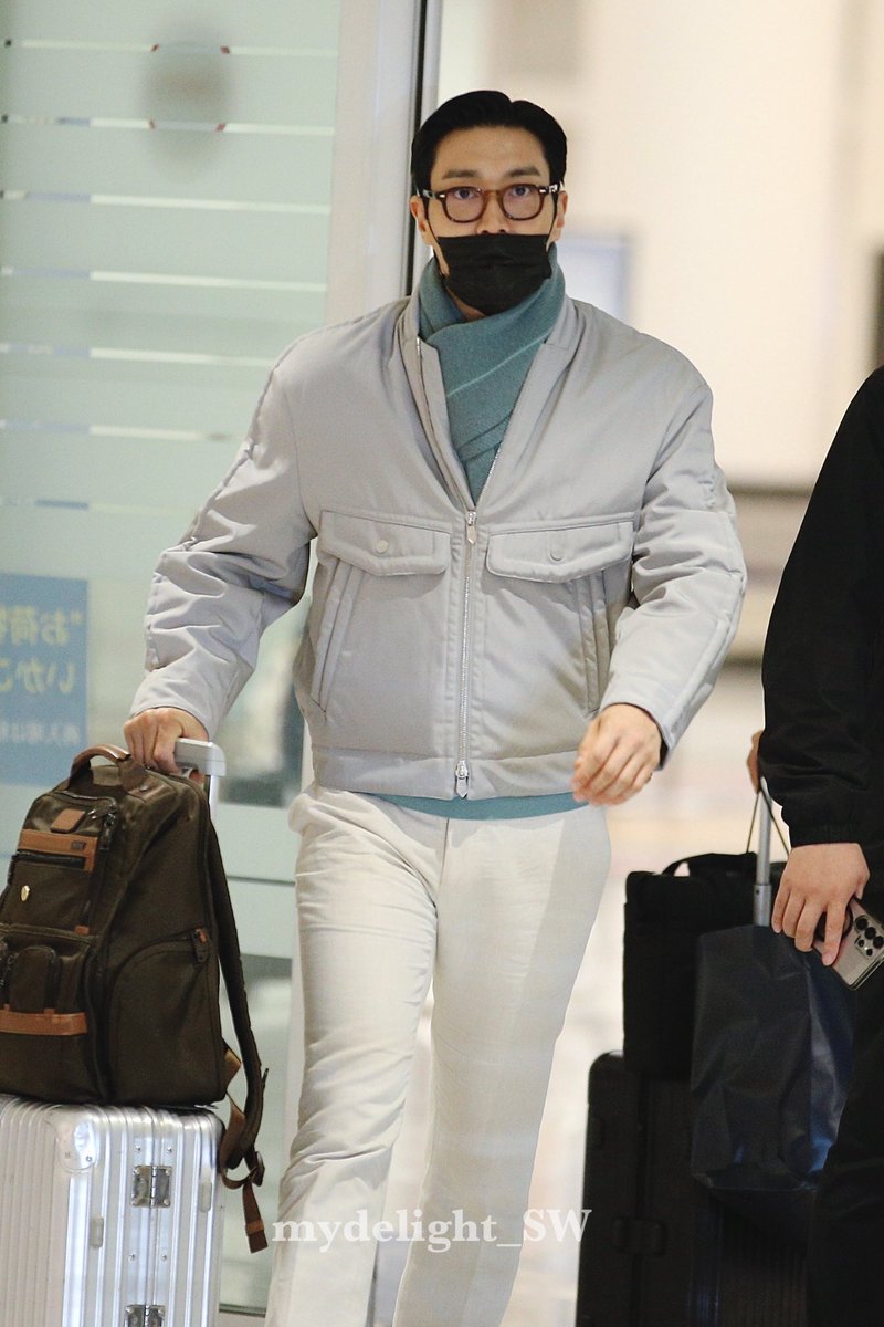 MyDelight_SW's tweet image. 251118 인천공항

컴백!!! 집가자!!🏠
고생했어요💙

#시원 #최시원 #SIWON #崔始源 #シウォン 
#슈퍼주니어 #SUPERJUNIOR @siwonchoi