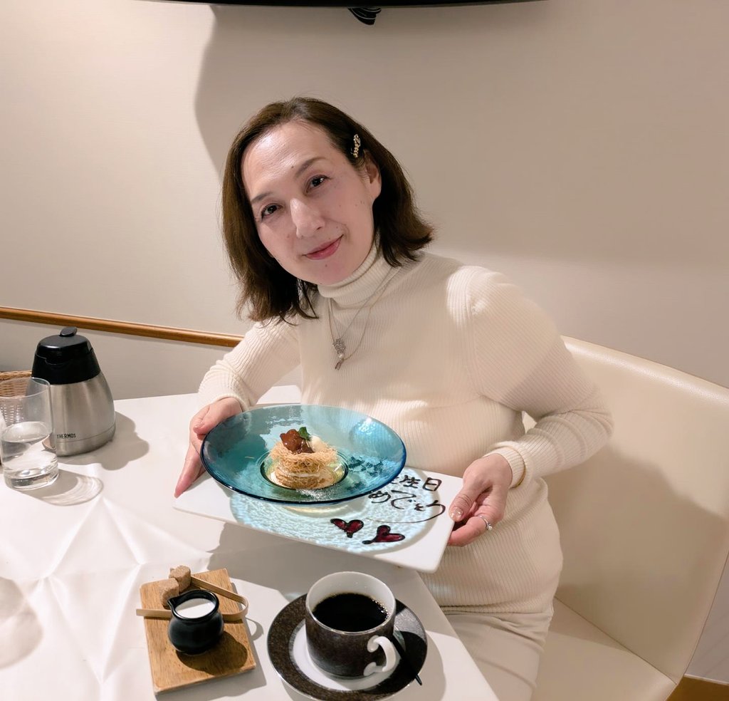 11月10日にお陰様でお誕生日を迎えました🌹今後共どうぞ宜しくお願い致します。より日々大切に精進してまいります🌈
#お誕生日　#感謝　#11月10日
#有難うございます　#日々大切　#精進　#birthday　#happy