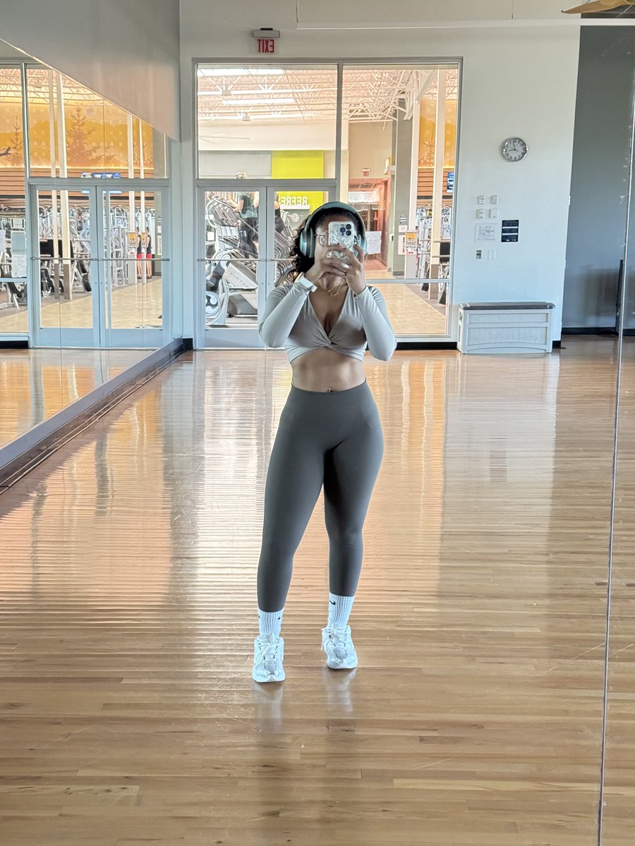 Chelle🦋 tweet media