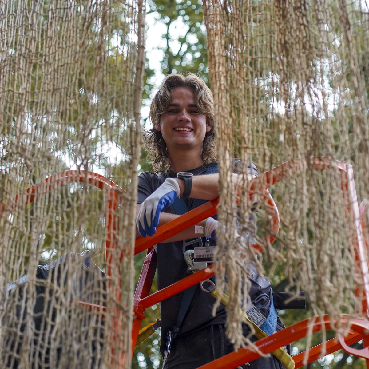 Happy #MaintenanceMonday to the team that gets our park ready to open each spring, then puts our rides &amp; decor to rest in the fall! 🔧