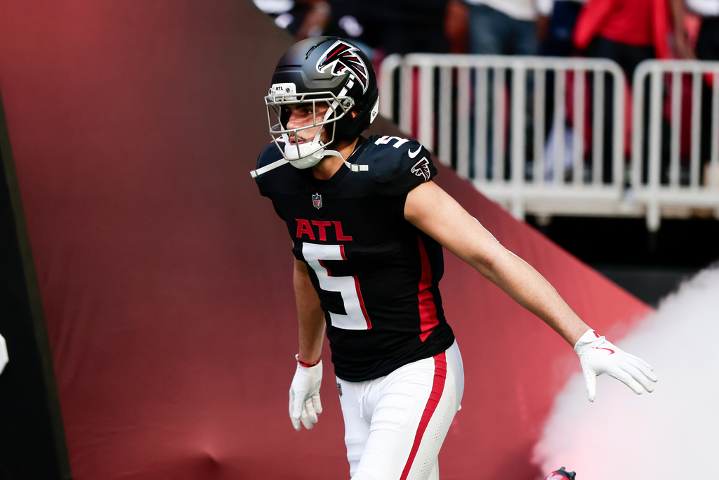 Source: #Falcons WR Drake London suffered a PCL sprain and is out this week and potentially more.

With Michael Penix Jr out this week with an aggravation of his bone bruise and London out with a sprain, Atlanta is significantly short-handed.