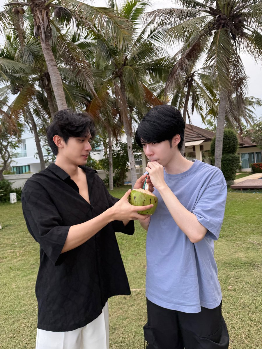 netsiraphop's tweet image. 18เดือนแล้ว ขอบคุณตัวเองที่ตัดสินใจเลือกเด็กดื้อคนนี้  ขอบคุณที่เข้ามาสร้างสีสันให้พี่ และจับมือไปกันต่อ พรุ่งนี้เจอกันหนาา #NETJJ