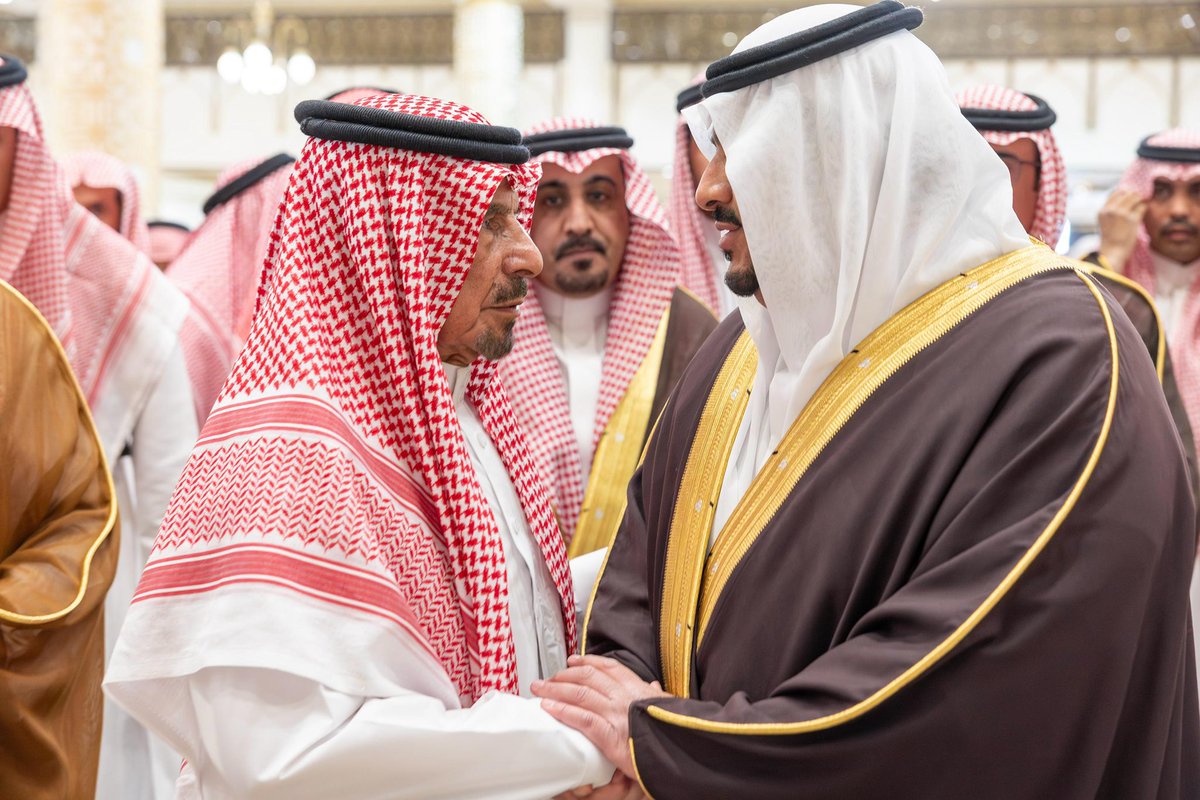 mohammedal_saud's tweet photo. أدى صاحب السمو الملكي الأمير
#محمد_بن_عبدالرحمن_بن_عبدالعزيز
نائب أمير منطقة #الرياض عقب صلاة
العصر اليوم صلاة الميت على
نايف بن عبدالعزيز بن لبده رحمه الله https://t.co/fSq9ZBZ1pm