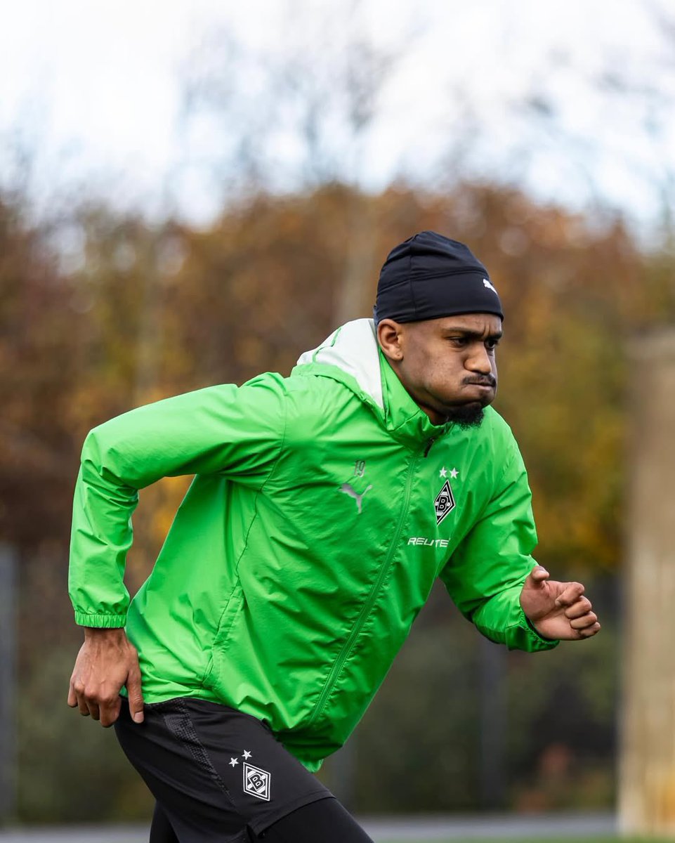 lataniere237's tweet image. Nathan Ngoumou est de retour à l’entraînement collectif avec Gladbach, six mois après sa rupture du tendon d’Achille.