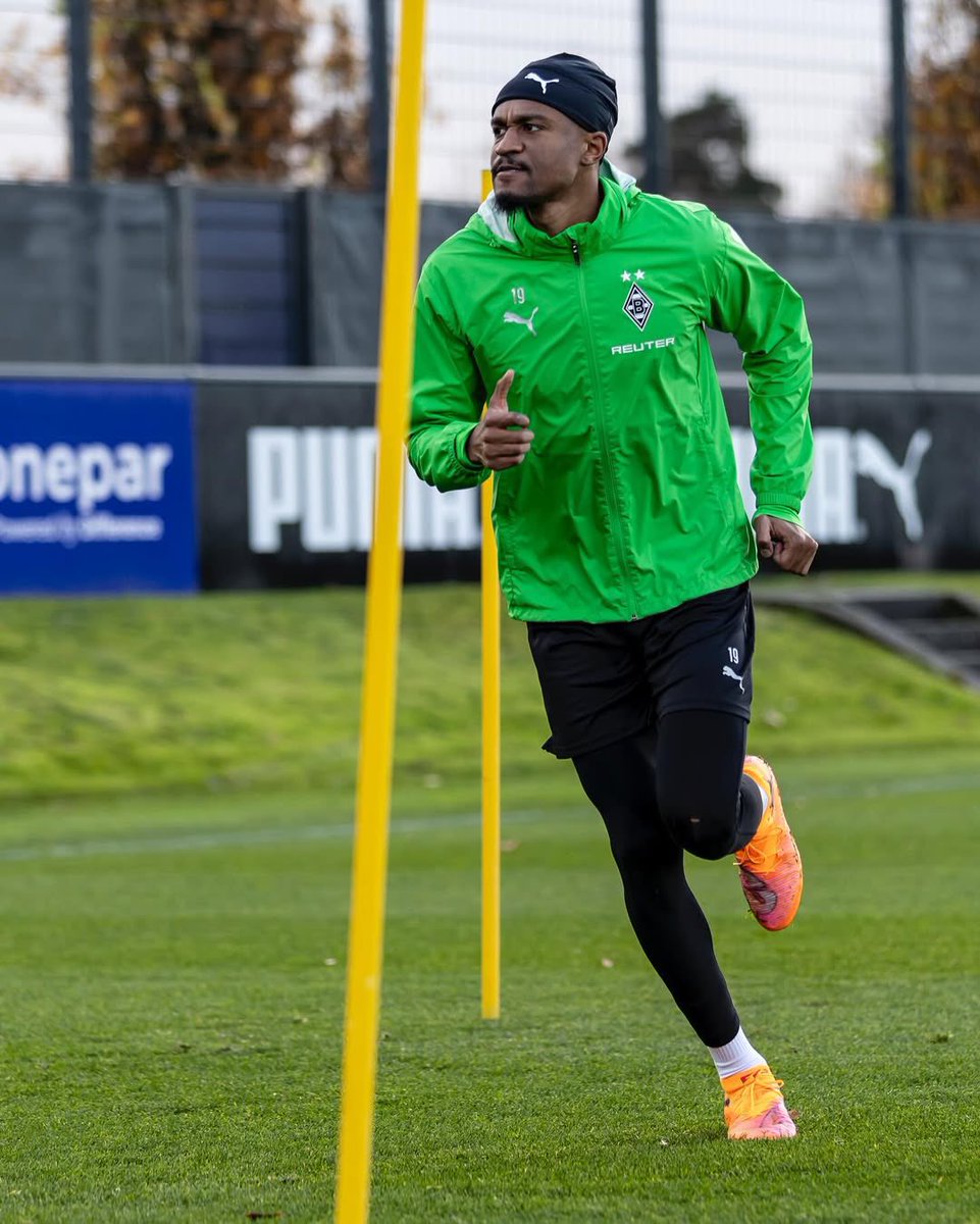 lataniere237's tweet image. Nathan Ngoumou est de retour à l’entraînement collectif avec Gladbach, six mois après sa rupture du tendon d’Achille.