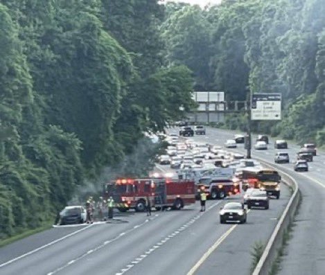 mcfrsPIO's tweet image. ATTENTION MOTORING PUBLIC: It&apos;s likely drivers will encounter EMERGENCY VEHICLES in your travels..SLOW DOWN &amp;amp; MOVE OVER approaching Emergency Fire/Rescue/EMS /PD/Tow Vehicles @mcfrs *Hear Us, *See Us, *Clear for Us! SEE: ht.ly/JCY93 Give Full Attention SLOW DOWN