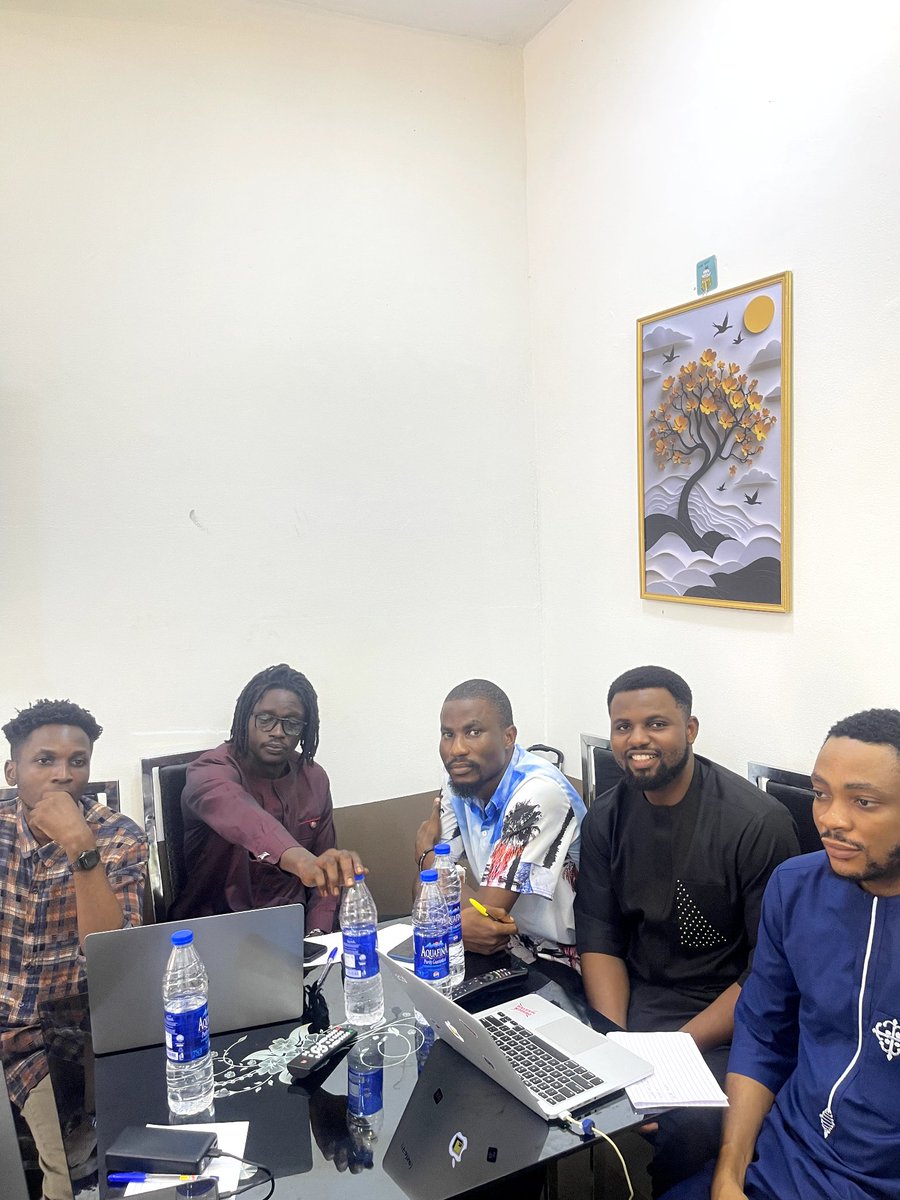 CircoAcademy's tweet image. Ready to join the academy that turns potential into career success?

Send us a DM

Like if you believe in applied skills!
#WebDevelopers #CalabarTech #FutureOfWork #DigitalEconomy #CircoDigitalAcademy