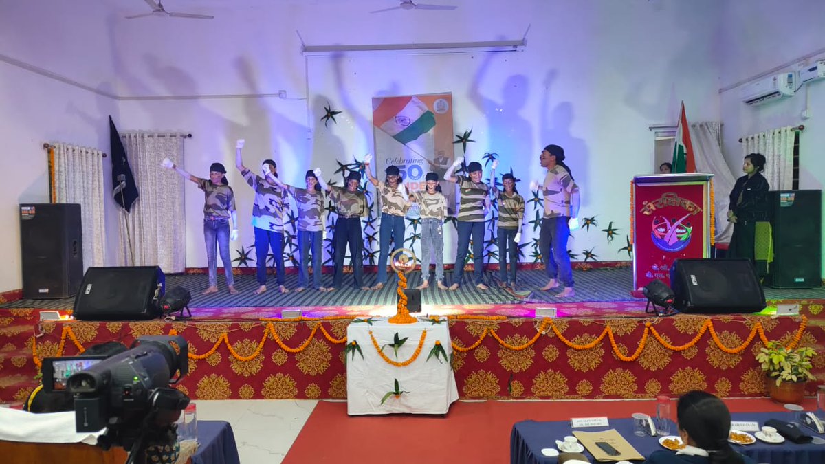 CISFEast's tweet image. CISF Eastern Sector marked 150 years of the national song “Vande Mataram” with drawing and cultural programmes, celebrating unity, heritage, and patriotic spirit.
#CISF #EasternSector #VandeMataram150 @CISFHQrs