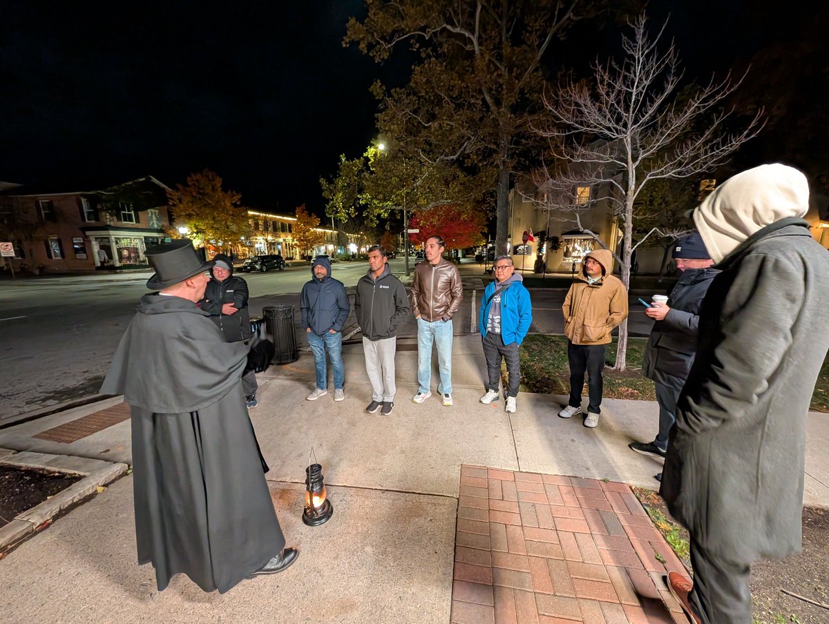 DiscoveredIntel's tweet image. 𝐂𝐨𝐧𝐧𝐞𝐜𝐭𝐢𝐧𝐠, 𝐂𝐨𝐥𝐥𝐚𝐛𝐨𝐫𝐚𝐭𝐢𝐧𝐠 &amp;amp; 𝐂𝐞𝐥𝐞𝐛𝐫𝐚𝐭𝐢𝐧𝐠! 
Our team had the opportunity to spend a few days together at our annual retreat! As a remote organization, we value this time to learn, share ideas, connect &amp;amp; have some fun.
#RemoteWorkLife #TeamBuilding