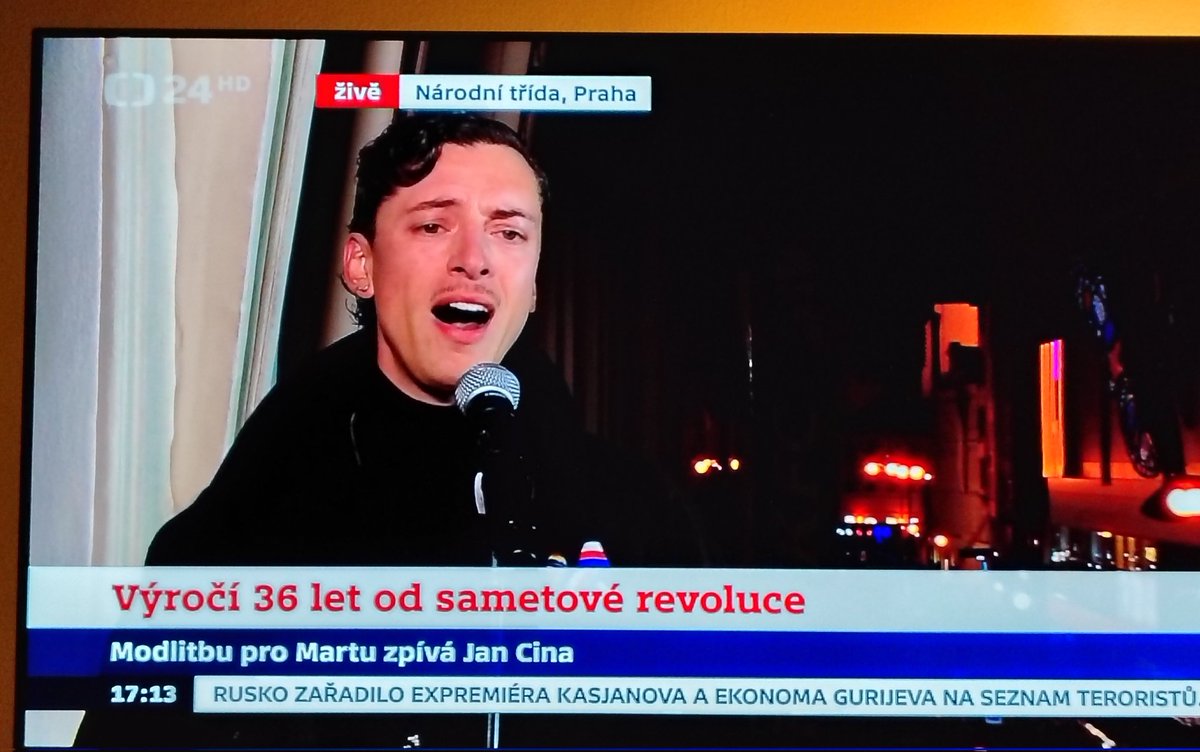 Soleil_cz's tweet photo. Občas se tu ptáme, jaká píseň vás zaručeně dojme. Tak mě tahle ... #modlitbaproMartu #sametovarevoluce #jancina https://t.co/VLC3nt1sHi