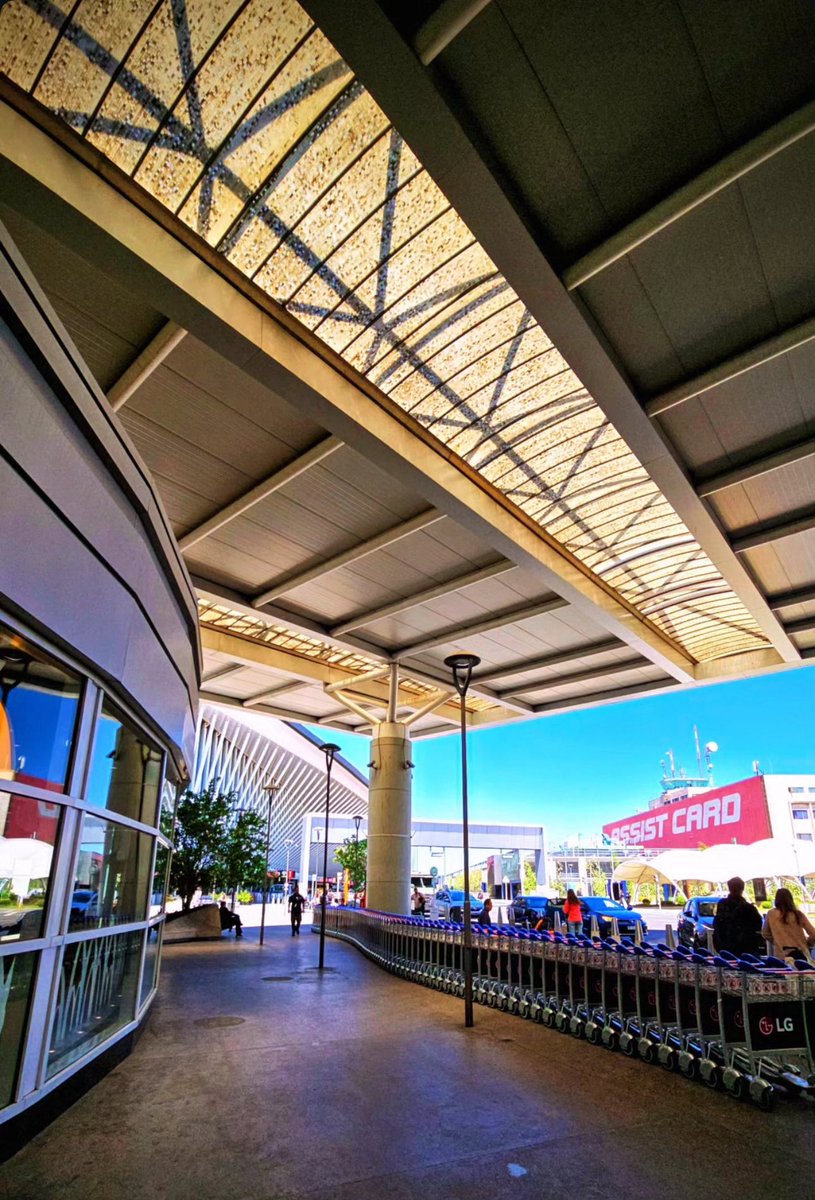 SoftDeveloper's tweet image. @EFDevcon #devcon2025

Just arrived in Buenos Aires 🇦🇷!
Where are the empanadas?