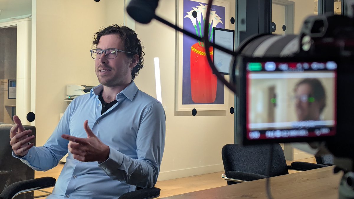 Fetch_ai's tweet image. 🚨 We’ve reached an inflection point in technology.

For decades, AI has been reactive: responding to commands, executing narrow tasks.

But what happens when it becomes proactive - representing you, negotiating on your behalf, and making decisions across connected ecosystems?…