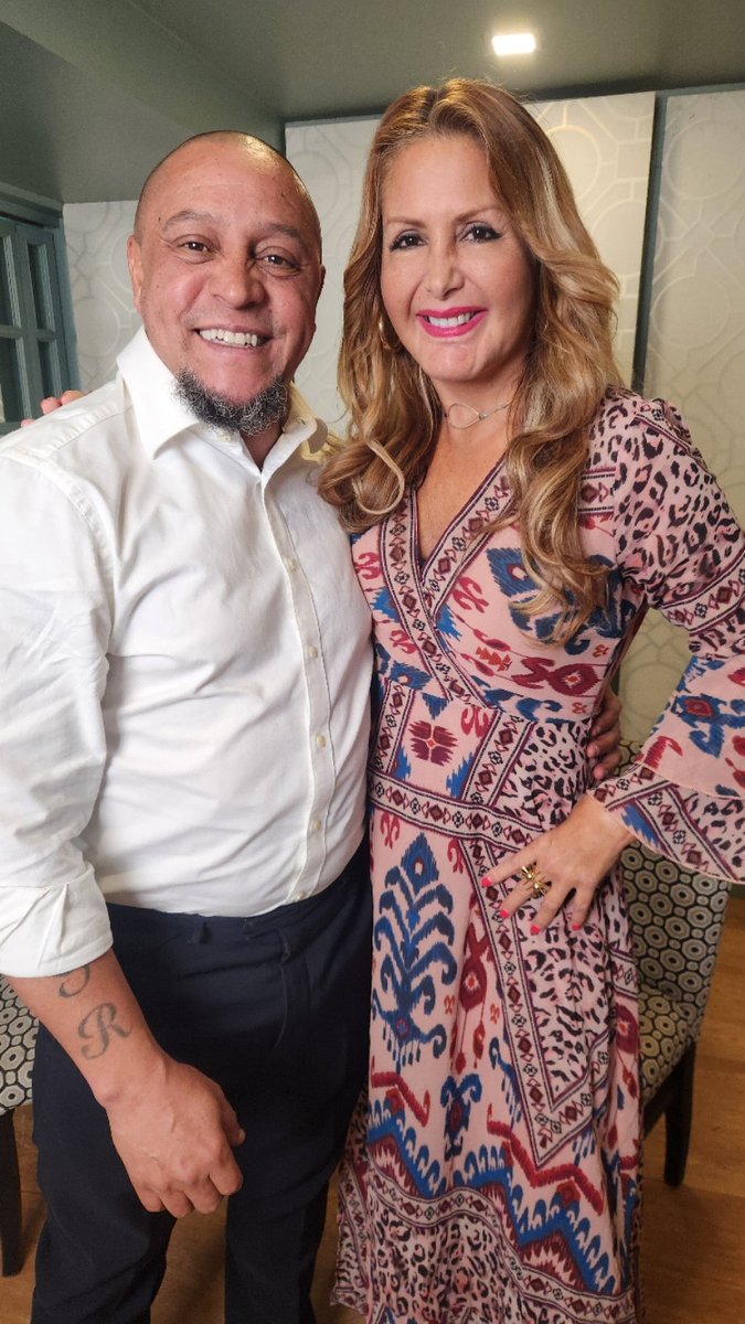 connieqp's tweet image. La felicidad de los #reencuentros con mi adorado #robertocarlos @realmadrid #HalaMadrid Feliz Semana!