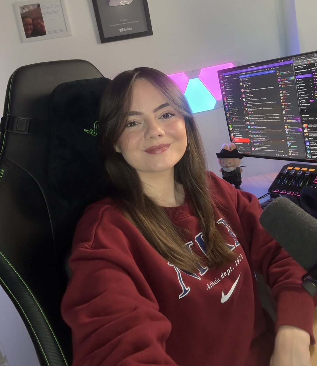 C9EmZ's tweet image. Hiii just went LIVE on Black Ops 7!

More GIVEAWAYS, 2X DROPS for EXCLUSIVE REWARDS, Twitch Badge, Sniping with Viewers 🥹

Get in here, don&apos;t miss out
🚨twitch.tv/Emzy