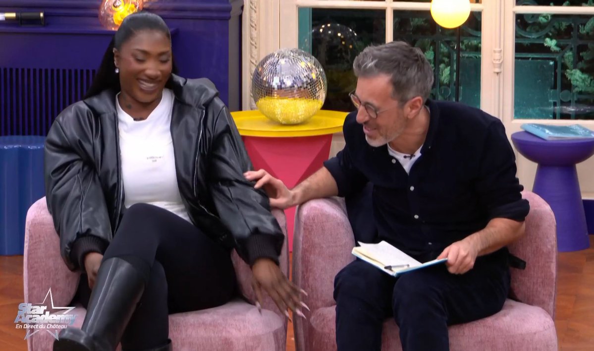 CelineM84091's tweet image. Michael : « On a une exclue mondiale »
Aya : « Vous venez chanter avec moi au Stade De France »
Les élèves : « Quoi ??? »
Aya : « Non je rigole »😭😭😭🤣🤣🤣 #StarAcademy #StarAcademyLeLive