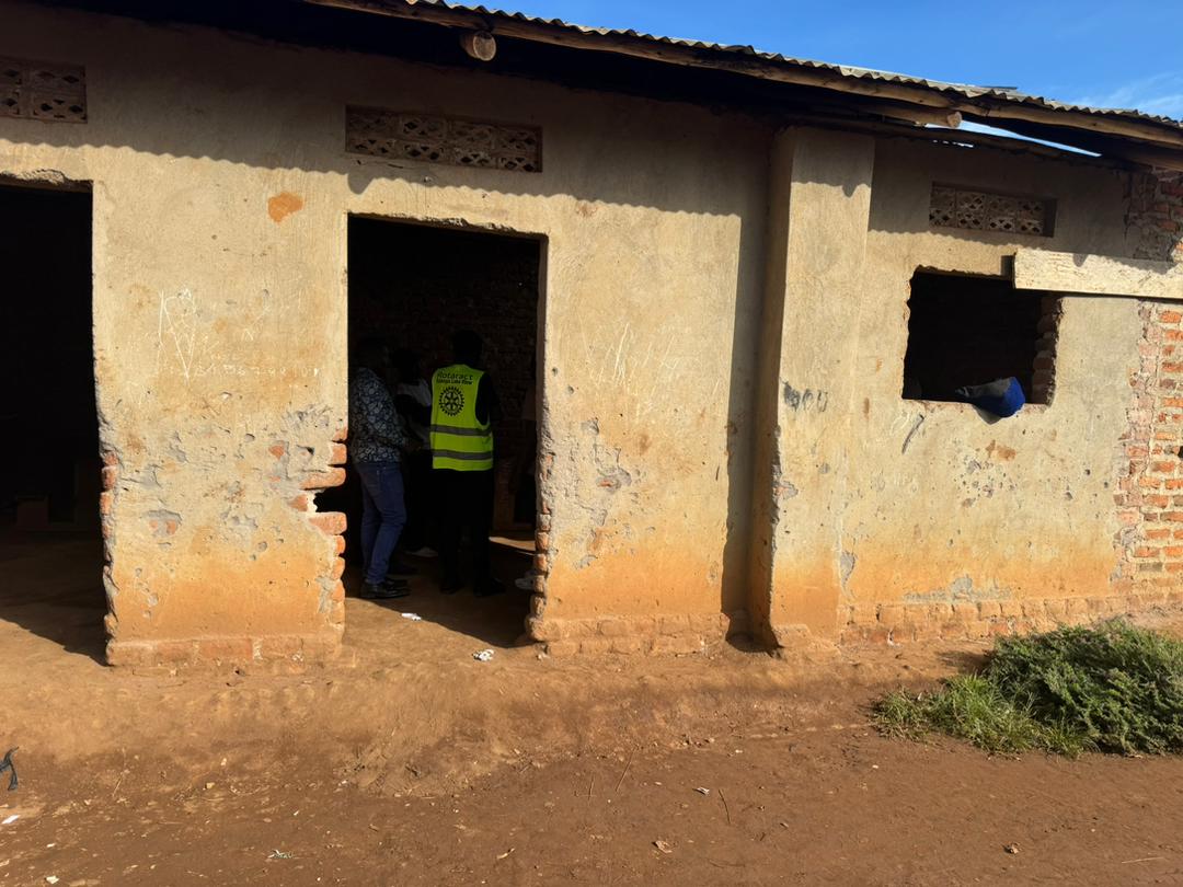rubaga_lakeview's tweet photo. So this was a question: why the poolside carnival and the answers are in these photos it's a 10k campaign to change these lives by having better classrooms and desks.
For contributions, here are the contacts 0702241372 Alex kayinga
+256 742 755621 Lillian nakibombo. https://t.co/VHdbn2G4Je