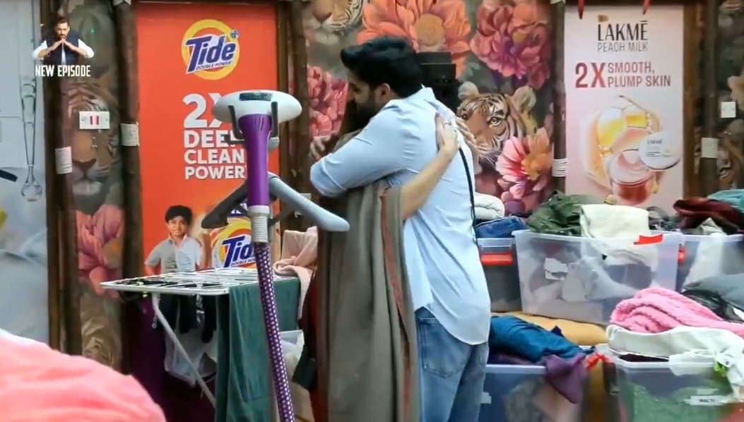 subhiiobsessed's tweet image. THEY ARE LOOKING SO PERFECT TOGETHER&amp;gt;&amp;gt;&amp;gt;&amp;gt; 💙😭🧿

And look at them so comfortable while giving first ever hug so cutee tbh!

[ #Fayan #FarrhanaBhatt #BiggBoss19 #BB19 ]