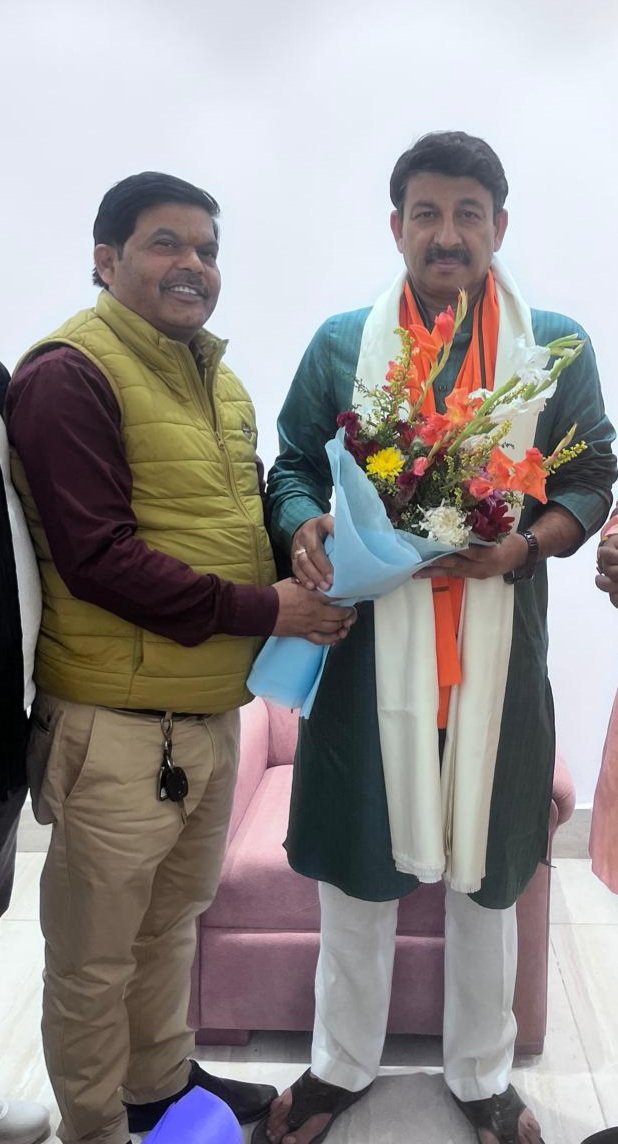 बिहार में NDA की प्रचंड जीत पर <a href="/BJP4India/">BJP</a> के वरिष्ठ नेता पूर्व में <a href="/BJP4Delhi/">BJP Delhi</a> अध्यक्ष, वर्तमान लोकप्रिय सांसद बड़े भाई आदरणीय श्री <a href="/ManojTiwariMP/">Manoj Tiwari</a> जी को पुष्पगुच्छ देकर बधाई दी।
 बिहार चुनाव में उनकी मेहनत बहुत ही सराहनीय रही।
<a href="/narendramodi/">Narendra Modi</a> <a href="/AmitShah/">Amit Shah</a> <a href="/blsanthosh/">B L Santhosh</a> <a href="/PavanRanaRSS/">Pavan Rana</a>