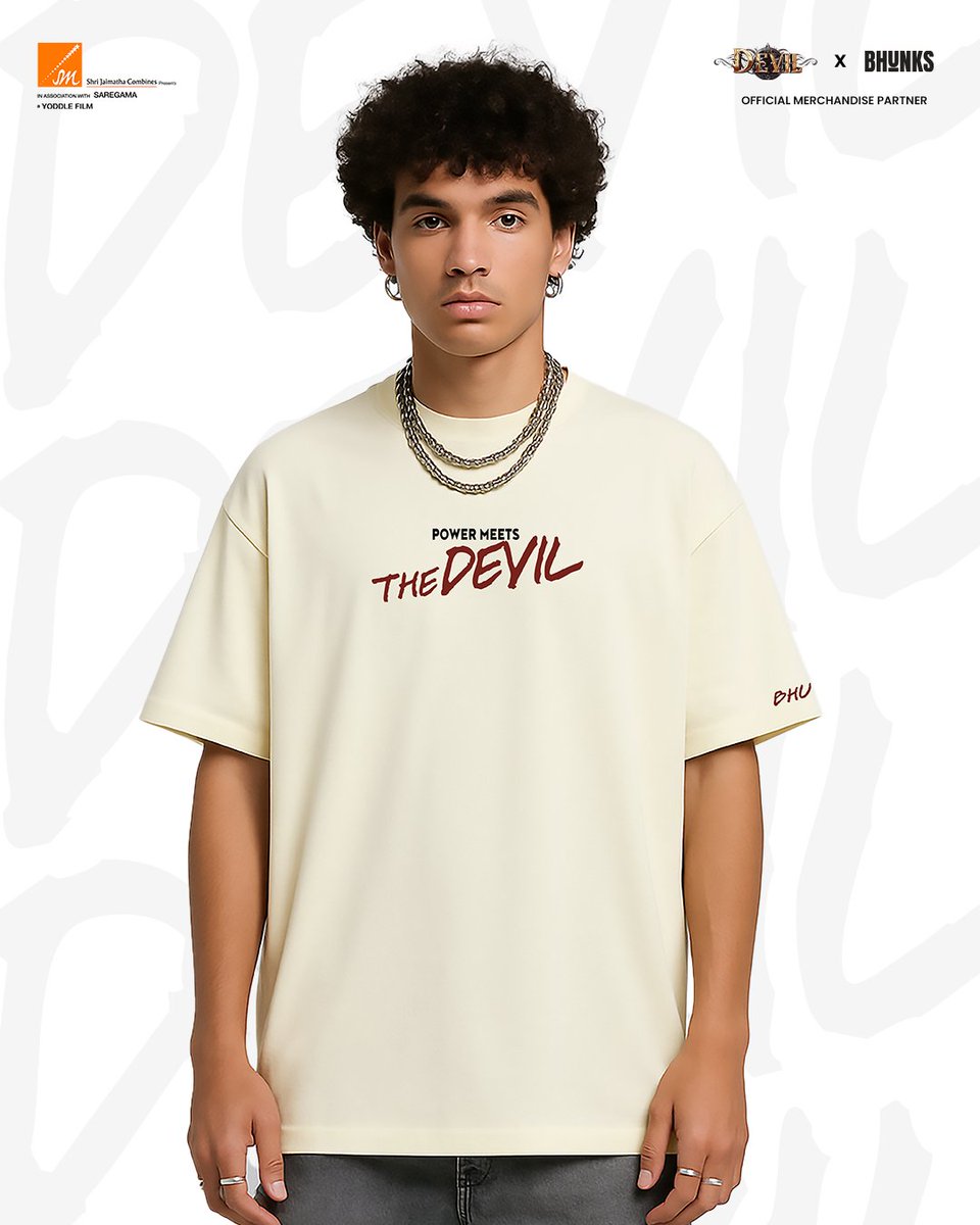 bhunksclothing's tweet photo. Unleash the chaos. Wear the power.
BHUNKS X THE DEVIL
Oversized fit • Streetwear drip • it’s RAGE. LOADED.
Shop now — Limited pieces.
@sjmcfilms @dasadarshan @TheRachanaRai @Thedevilfilm
#devilmovie #officialmerch #darshan #ᴅʙᴏss #bhunks https://t.co/Z1ahqaQPRp