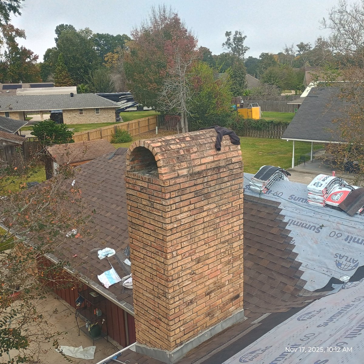 LlcPeakRoofSol's tweet image. Transforming roofs, elevating properties. 🏠✨ Our team recently completed a stunning Atlas Pinnacle Pristine reroof, combining durability, style, and long-lasting performance. When quality matters, Peak Roofing Solutions delivers. #CommercialRoofing #AtlasRoofing #PeakQuality