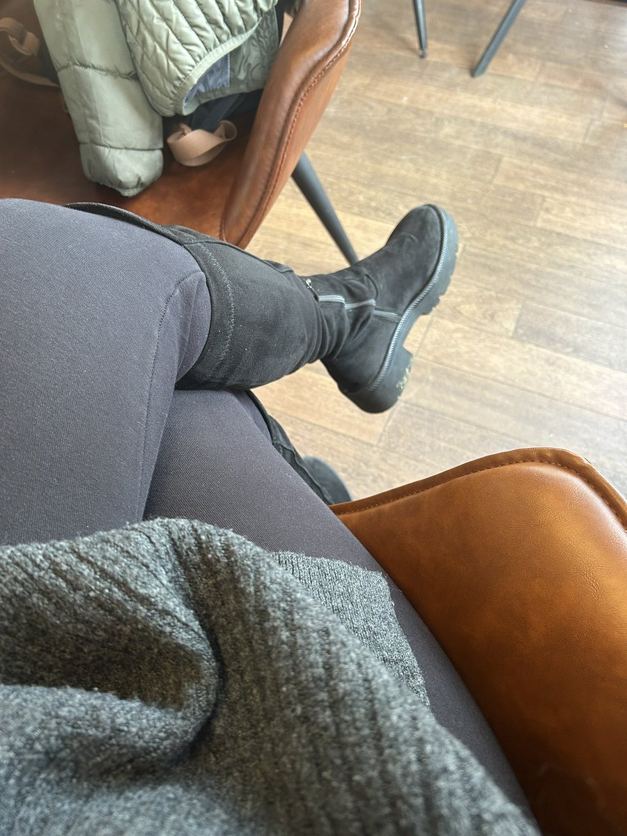 clark_ruby1990's tweet image. Wer würde mein Kaffee bezahlen? 😌🫰

Who would pay for my coffee? 😌🫰