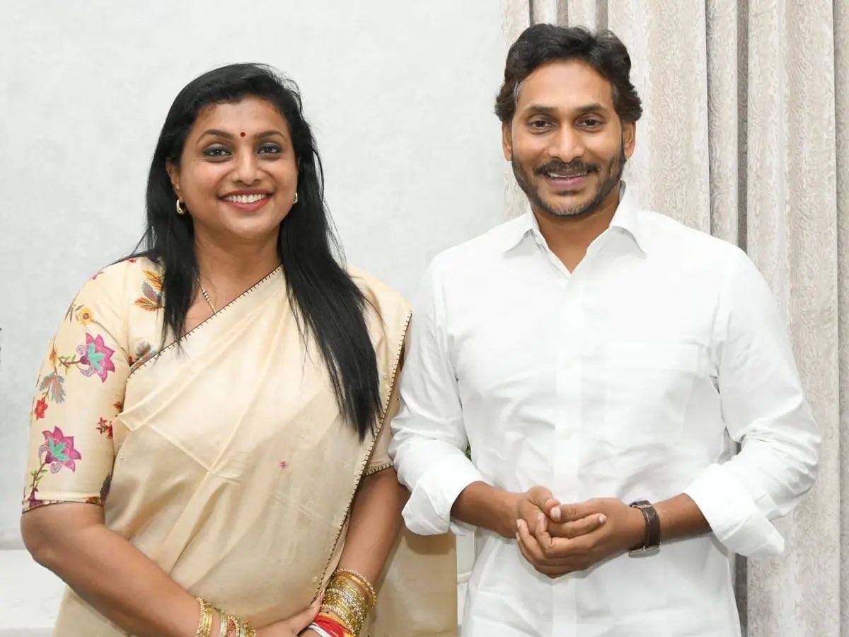 YSRCPAmerica's tweet image. 🌸✨ Happy Birthday, to you Smt. Roja @RojaSelvamaniRK garu! ✨🌸

A leader, a voice, a firebrand — fearless, vibrant, and unapologetically for the people. 💐🔥💙
Your courage and clarity continue to inspire thousands.

Wishing you health, energy, and victories in the year ahead.…