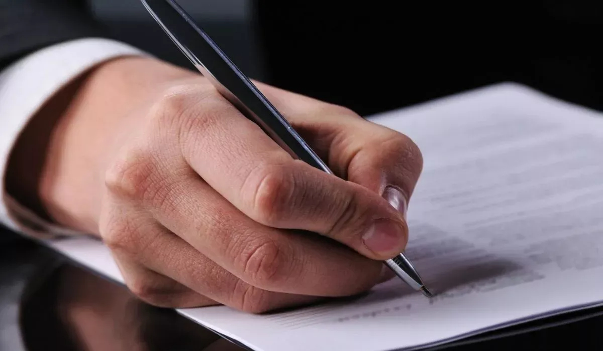 FHomegroup's tweet image. Reducir riesgos al invertir en Florida requiere análisis y estrategia. Evalúa la zona, verifica el título, calcula costos reales y compara hipotecas para extranjeros. Invierte con seguridad y visión. Más información en nuestra web.

floridahomegrouprealty.com/minimizar-ries…