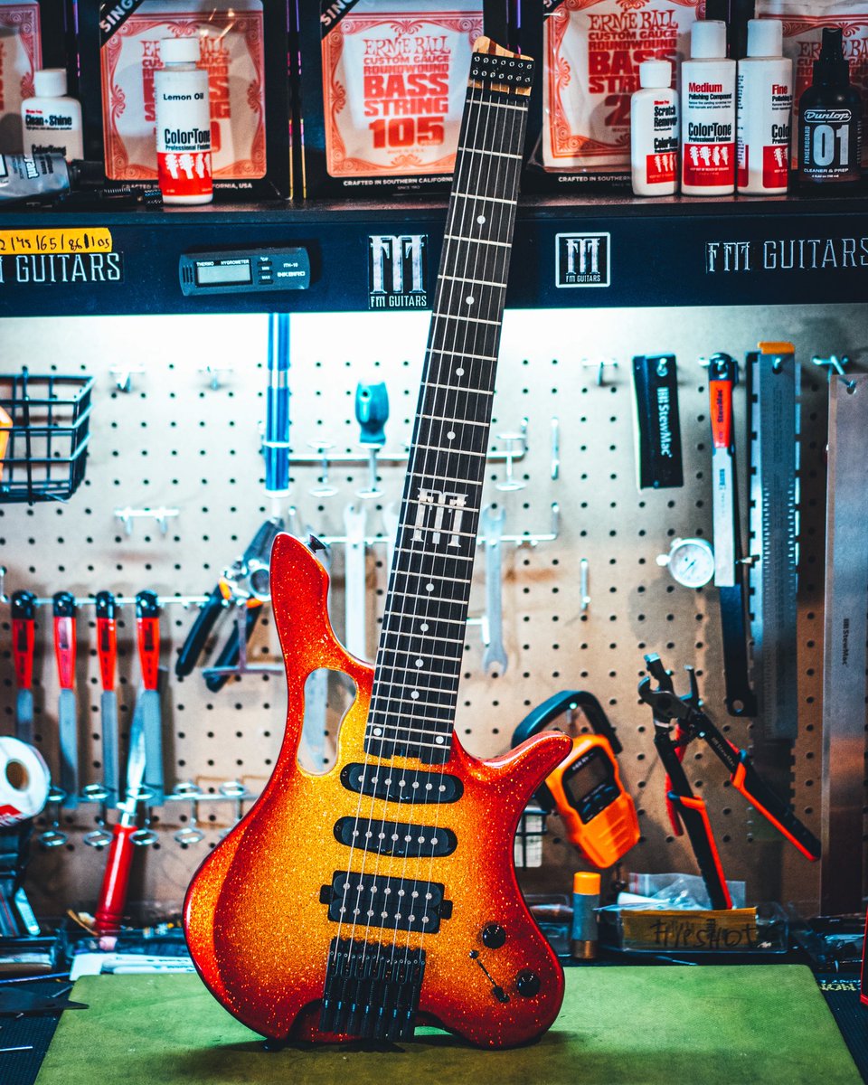 fm_guitars's tweet photo. Who likes fire sparkle finish? 🔥🎇 Esphera 7 with single coils!
#customguitar #guitarist #7stringguitar #7strings #guitarplayer https://t.co/ADAdrsguev