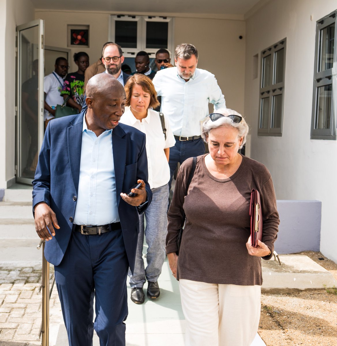 libfoodsafety's tweet photo. On Friday, the EU Ambassador to Liberia visited the LiFSI office and monitored the EU funded construction at LiSA. She praised the progress, highlighting it as a key step in strengthening Liberia’s food safety infrastructure. https://t.co/cvmS590Lv7
