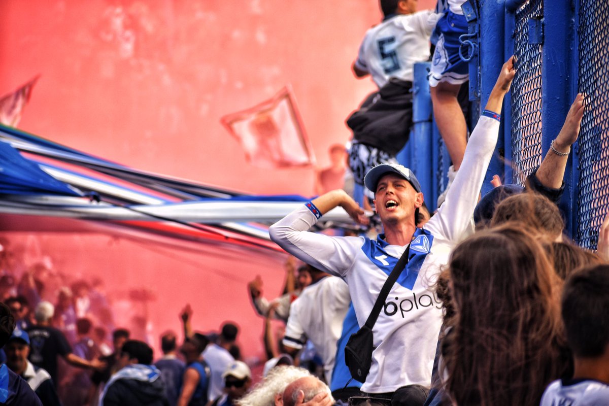 Buscate en casa alentando al Fortín!

drive.google.com/drive/folders/…