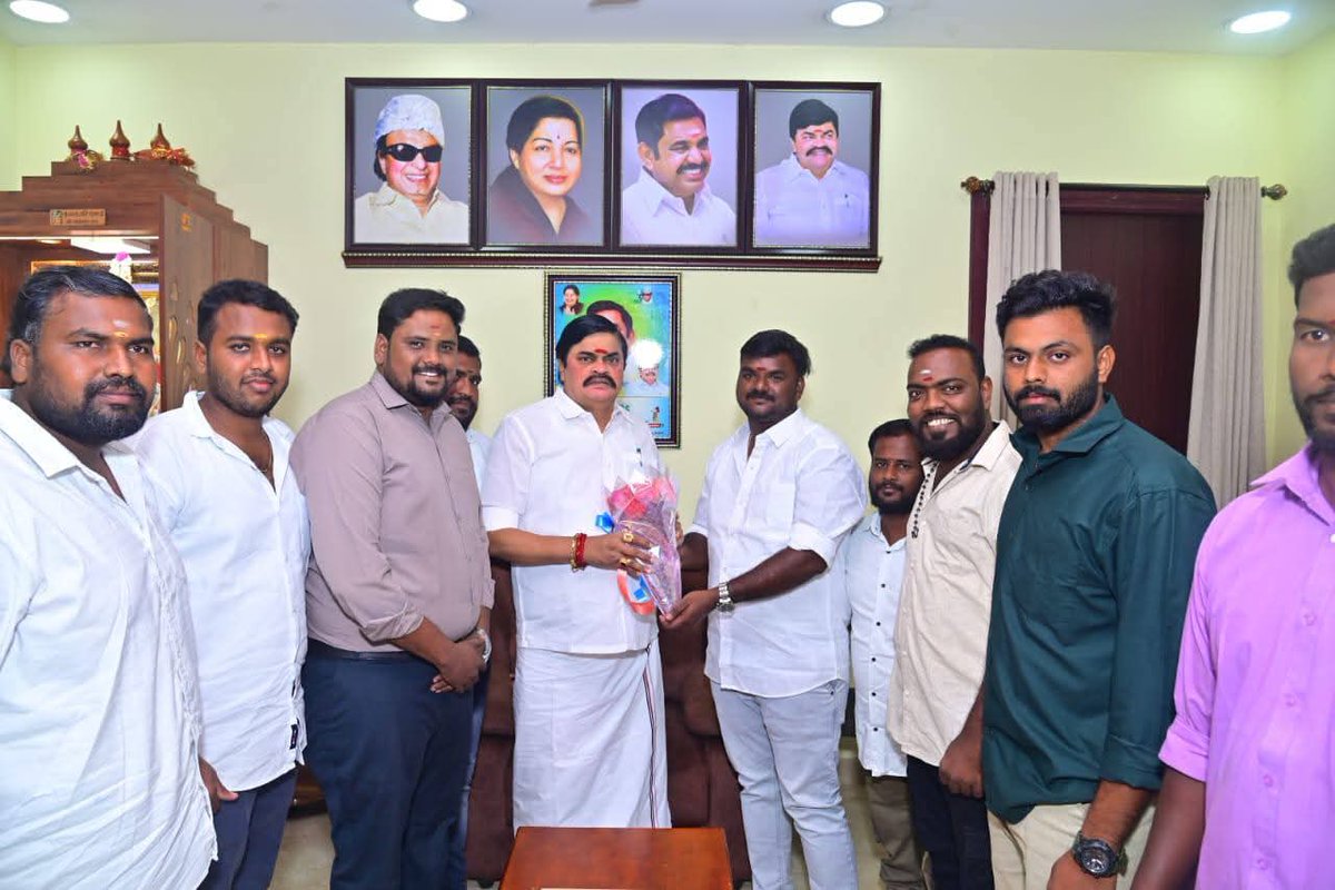 GowriSankarD_'s tweet image. #தலைவனை_தேடி 

திமுகவின் விருதுநகர் வடக்கு மாவட்ட @DMKITwing அமைப்பாளர்...
#ச_அருண்குமார் அவர்கள்..
மற்றும் அவர்களுடன் திமுக மற்றும் மாற்றுக்கட்சியினர், எந்த கட்சியையும் சாராத இளைஞர் பெருமக்கள் என... 
சுமார் #200க்கும் மேற்பட்டோர் இன்று கழக பொது செயலாளர் #எடப்பாடியார் அவர்கள்…