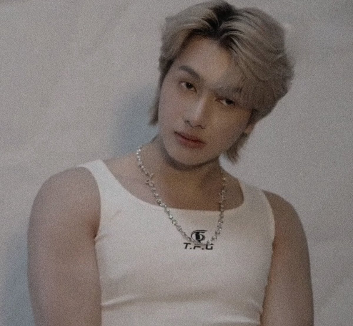 uvyoon's tweet image. smart in a white tank top😩