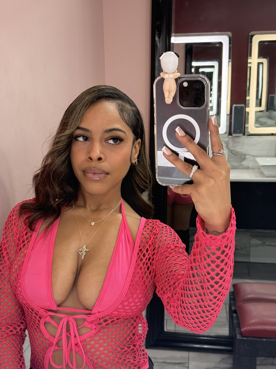KeylahMarie's tweet photo. A Doll https://t.co/73sUUoSsJX