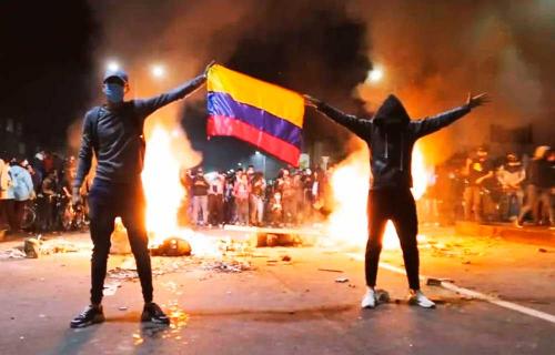 ToroDeArena's tweet image. Incendiaron el pais para ganarse la comisión de unos aviones con los cuales bombardear niños, defender a Benedetti y que Verónica vivíera como traqueto en Suecia

Eso fue todo.