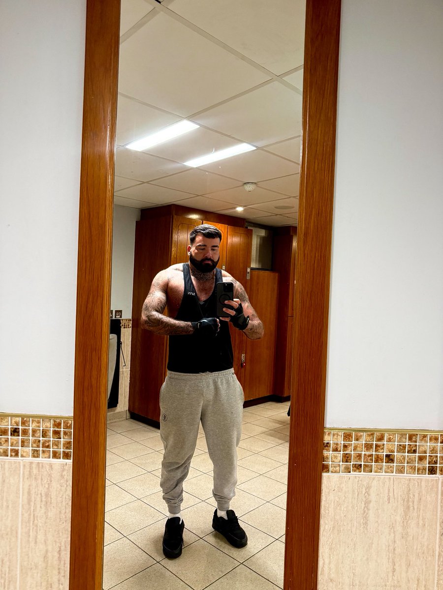 masteralpha94's tweet image. Gym done boys 💪🏽